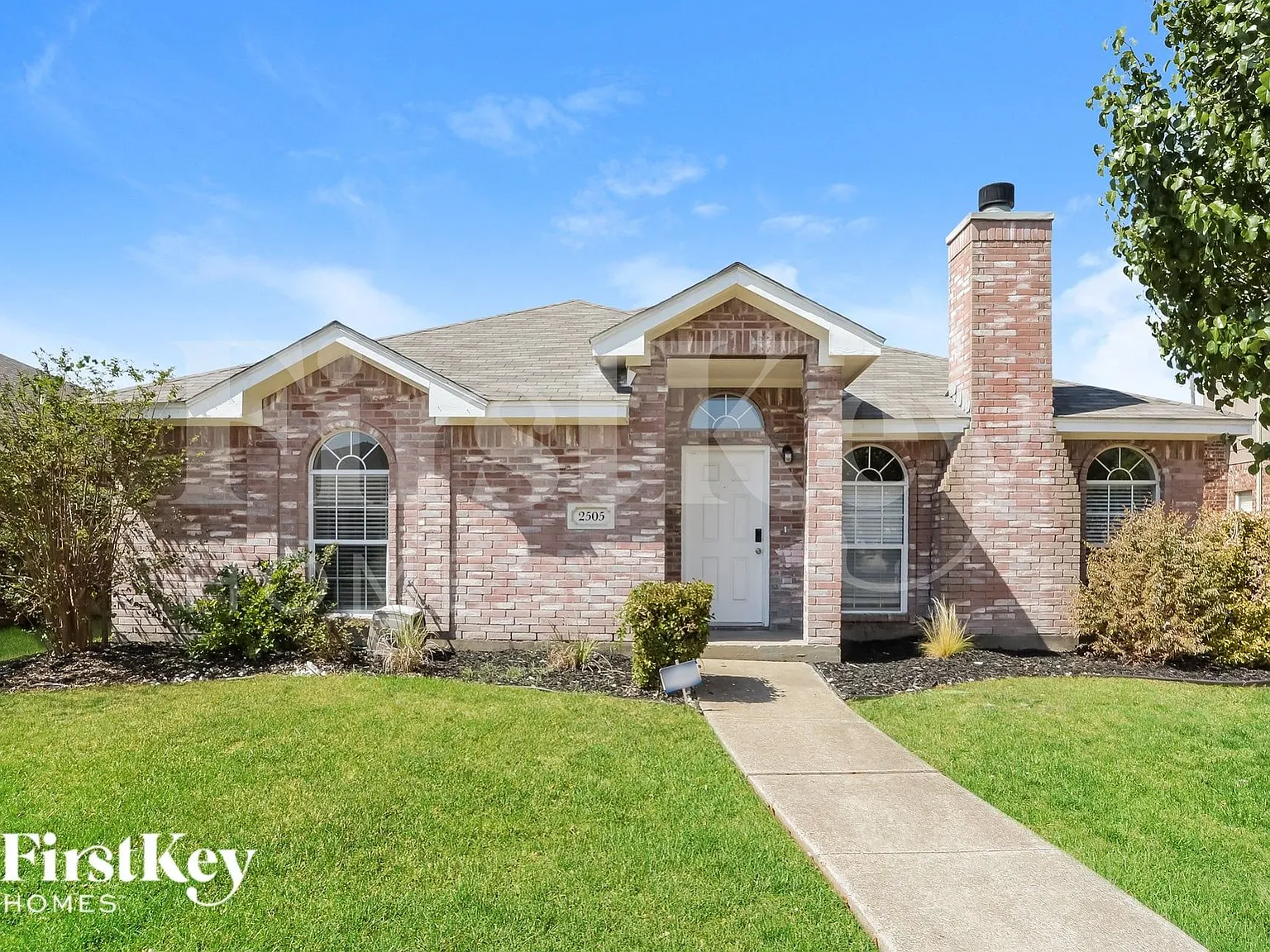3 bed, 2.0 bath, 2020 sqft, $2,325 — Photo 1