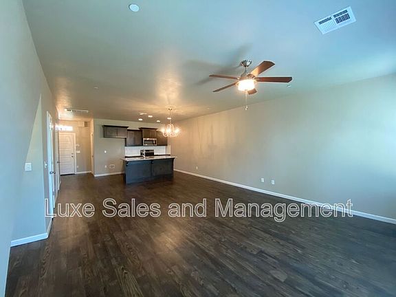 4th image of 749 SW 14th St