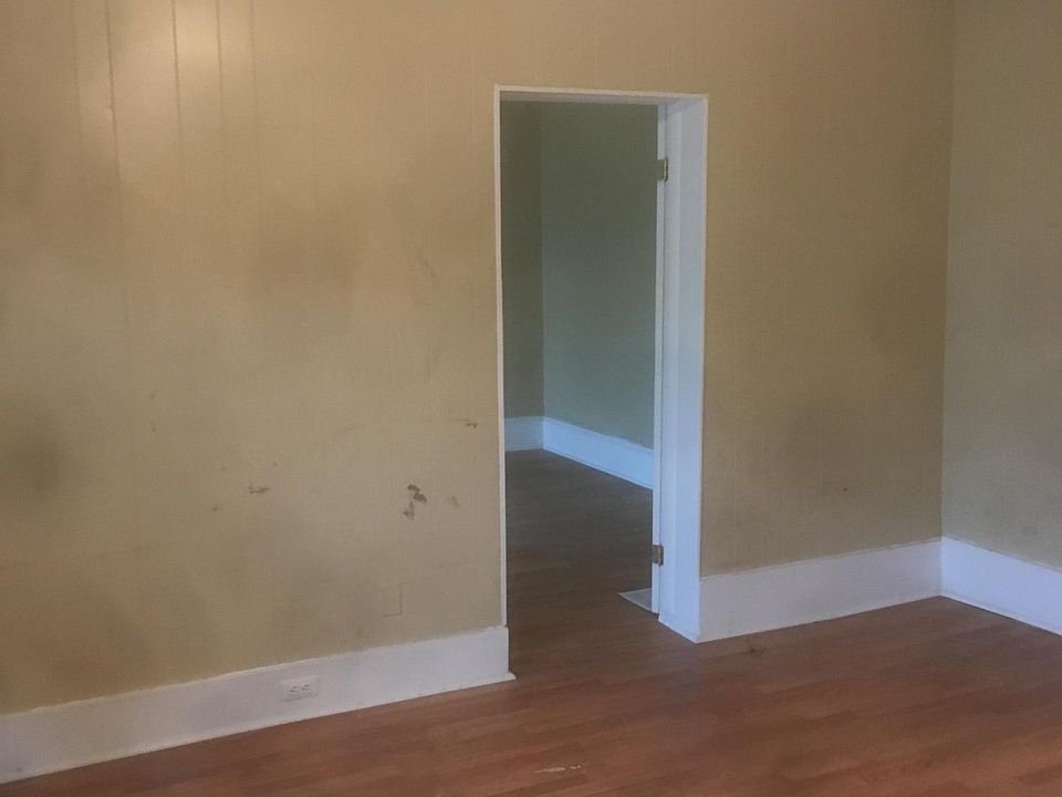 59 E Burdick St Oxford MI Zillow