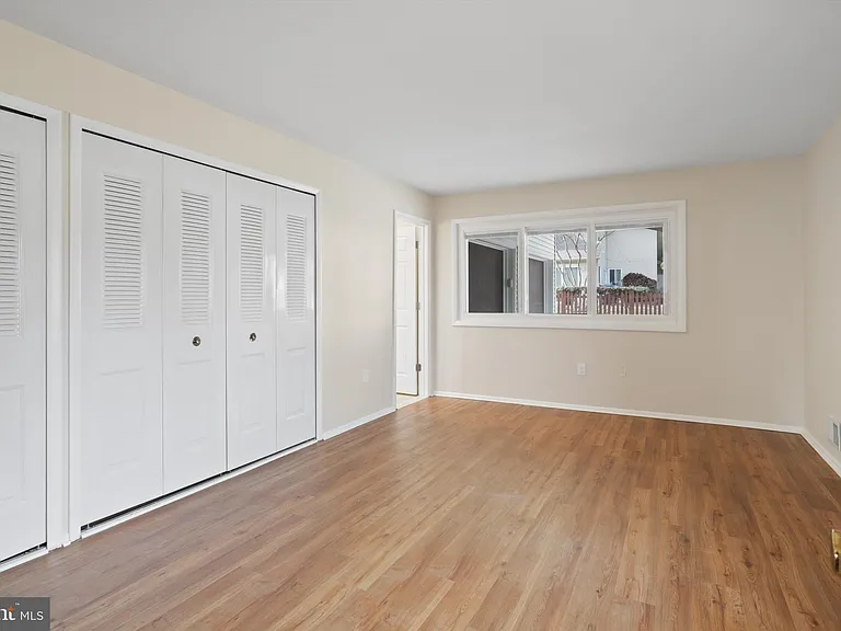103 Farmington Ln — Photo 32