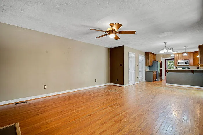 316 Abbey Ct — Photo 22