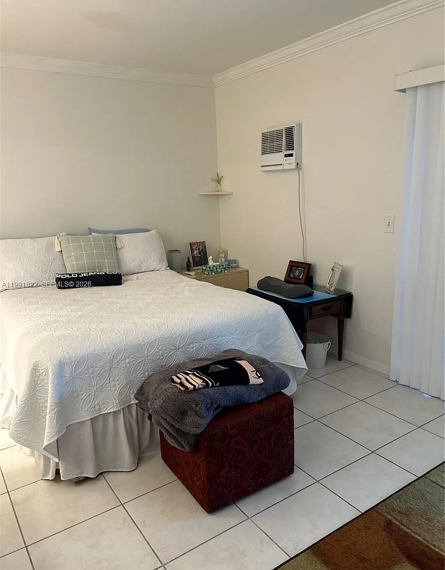 Newport K Condo — Photo 4
