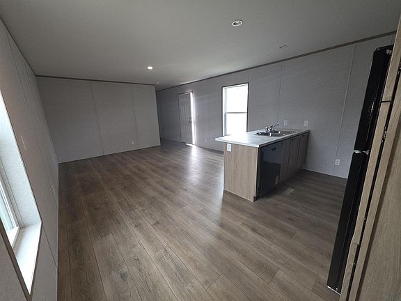 3rd image of 833 E Duke St Lot 23
