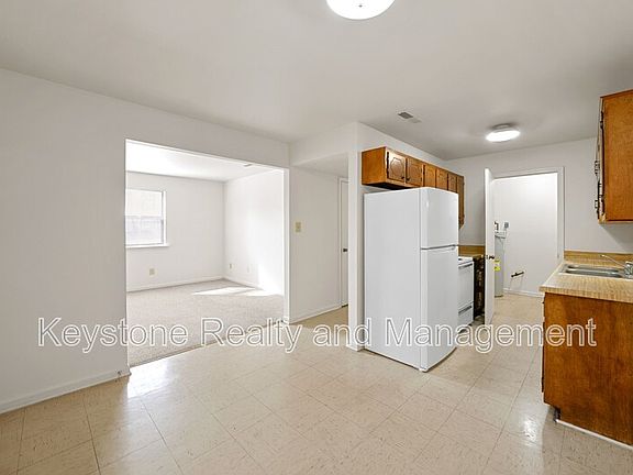 3rd image of 2830 Greenville Rd #C4