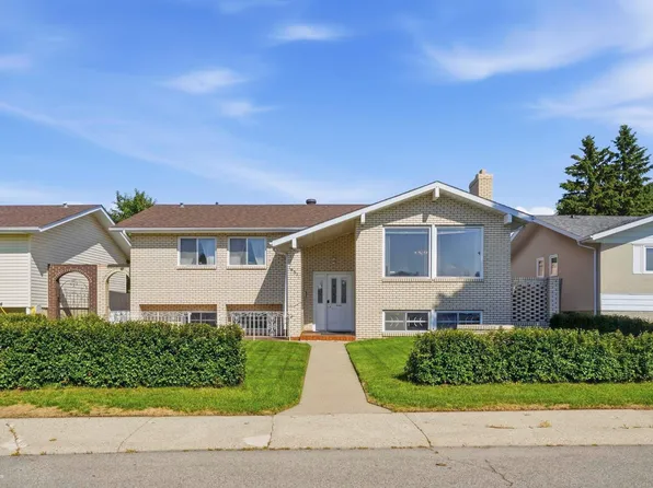 14511 83rd St NW, Edmonton, AB T5E 2Y1