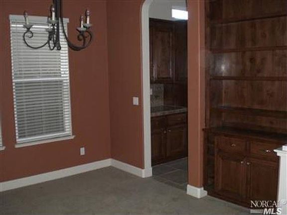 4th image of 9440 Berkshire Ln
