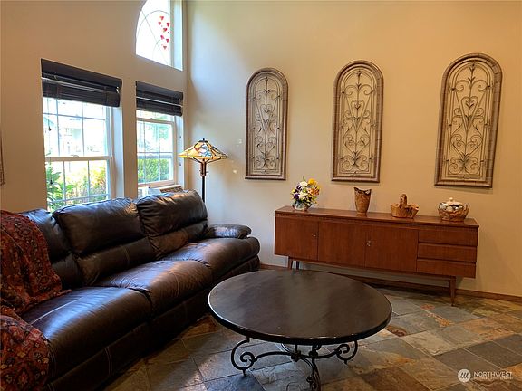 5th image of 11811 112th Avenue Ct E