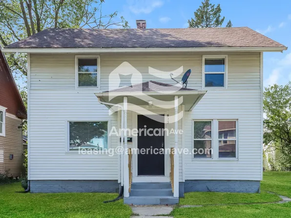 913 College St, South Bend, IN 46628