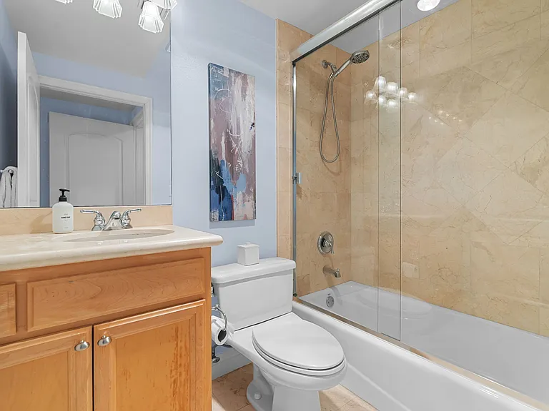 1830 Pelham Ave #301 — Photo 11