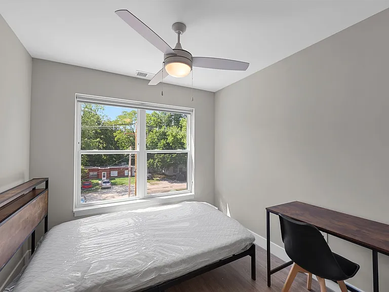 507 W Springfield Ave — Photo 8