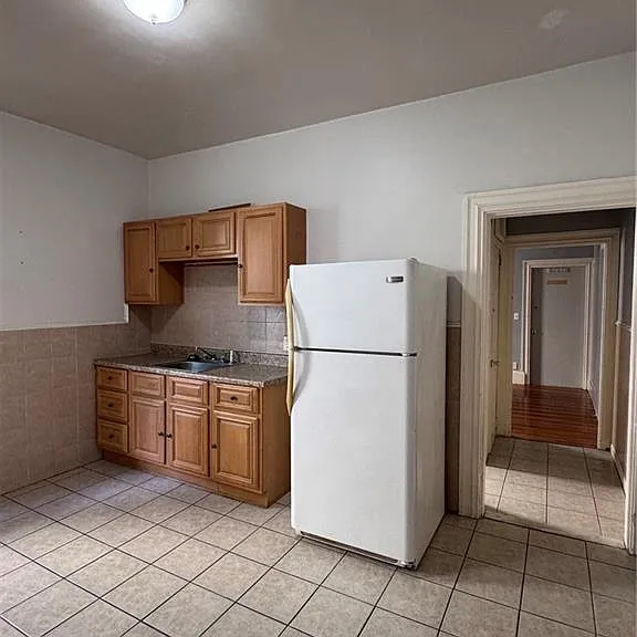 1402 Westminster St #2R — Photo 4
