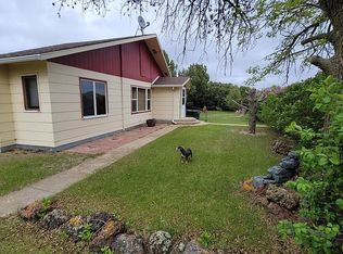 105 3rd St, Keene, ND 58847