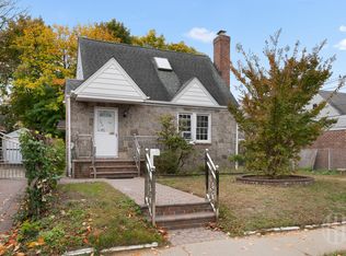 246-14 137th Rd #1, Rosedale, NY 11422