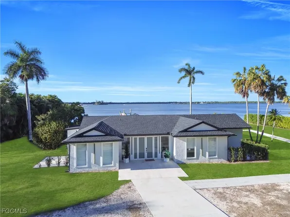4369 Cypress Ln, Fort Myers, FL 33905