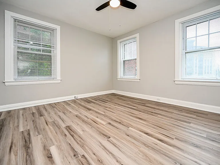 2562 Woodburn Ave #19 — Photo 9