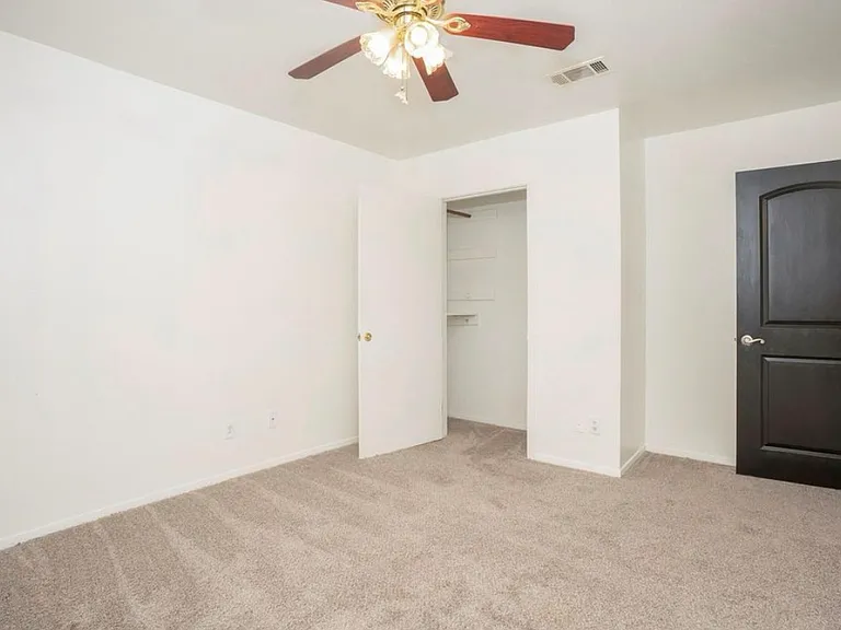 1102 E Rutgers Ln — Photo 6