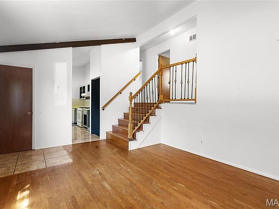 2nd image of 5050 Country View Dr