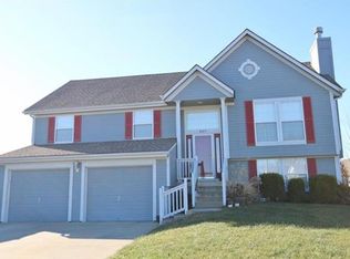 409 Farm Pl, Belton, MO 64012