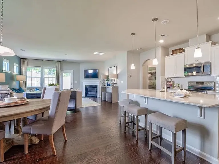 436 Kennerly Center Dr — Photo 3