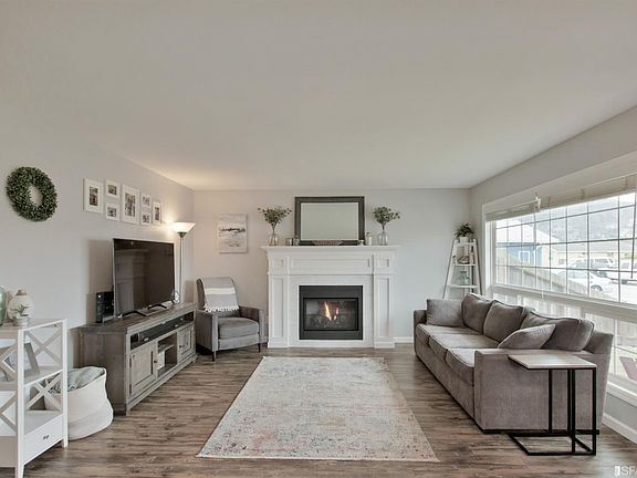 5th image of 1167 Cervantes Way