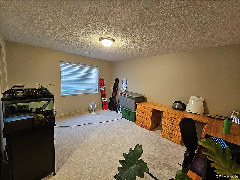 880 Crandall Dr — Photo 8