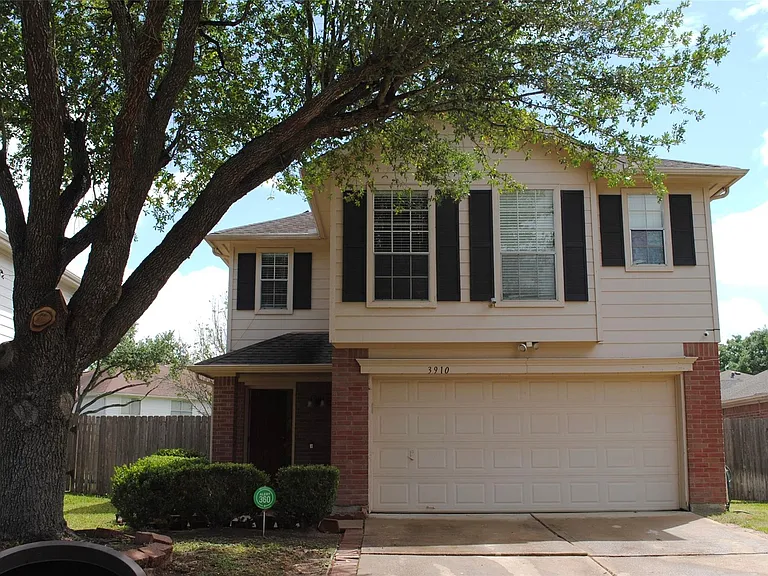 3910 Starbridge Pointe Ln — Photo 1