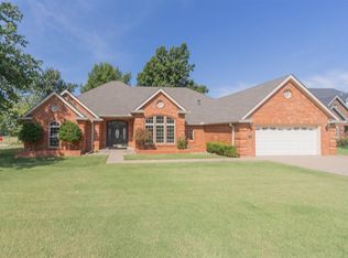 2005 Lemon Tree Ln, Ponca City, OK 74604