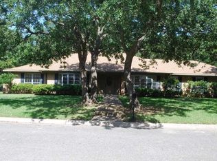 701 Ridgecrest Cir, Denton, TX 76205