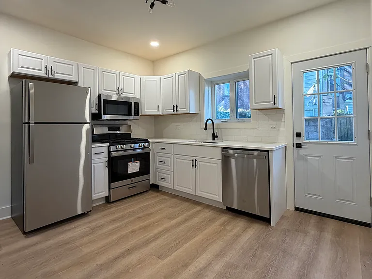 2644 Tilton St — Photo 2