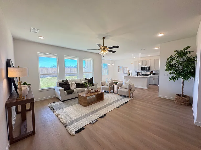 727 Liberty Park Dr — Photo 3