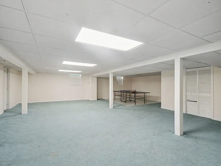 456 Essex Dr — Photo 23