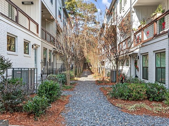 3rd image of 4455 Dandelion Ln