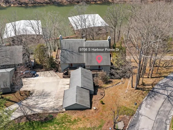 9708 S Harbour Pointe Dr, Bloomington, IN 47401