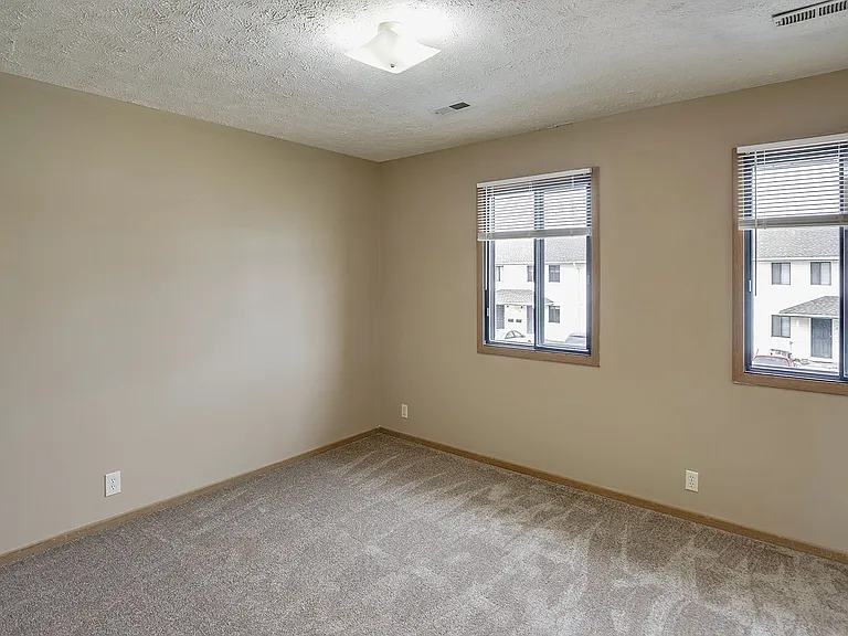 Gold Coast Apartments — Photo 15