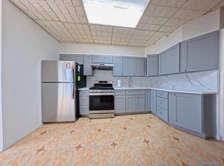 398 Bauer Pl, Mineola, NY 11501