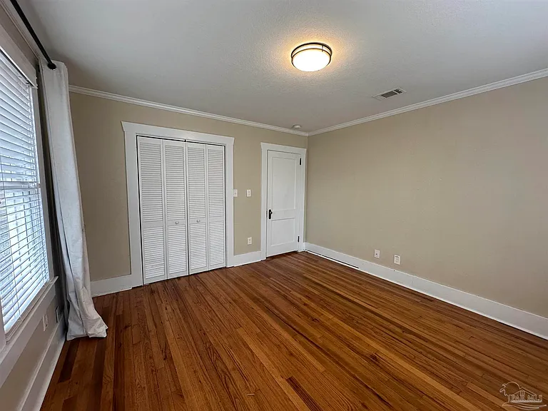 119 N J St — Photo 14