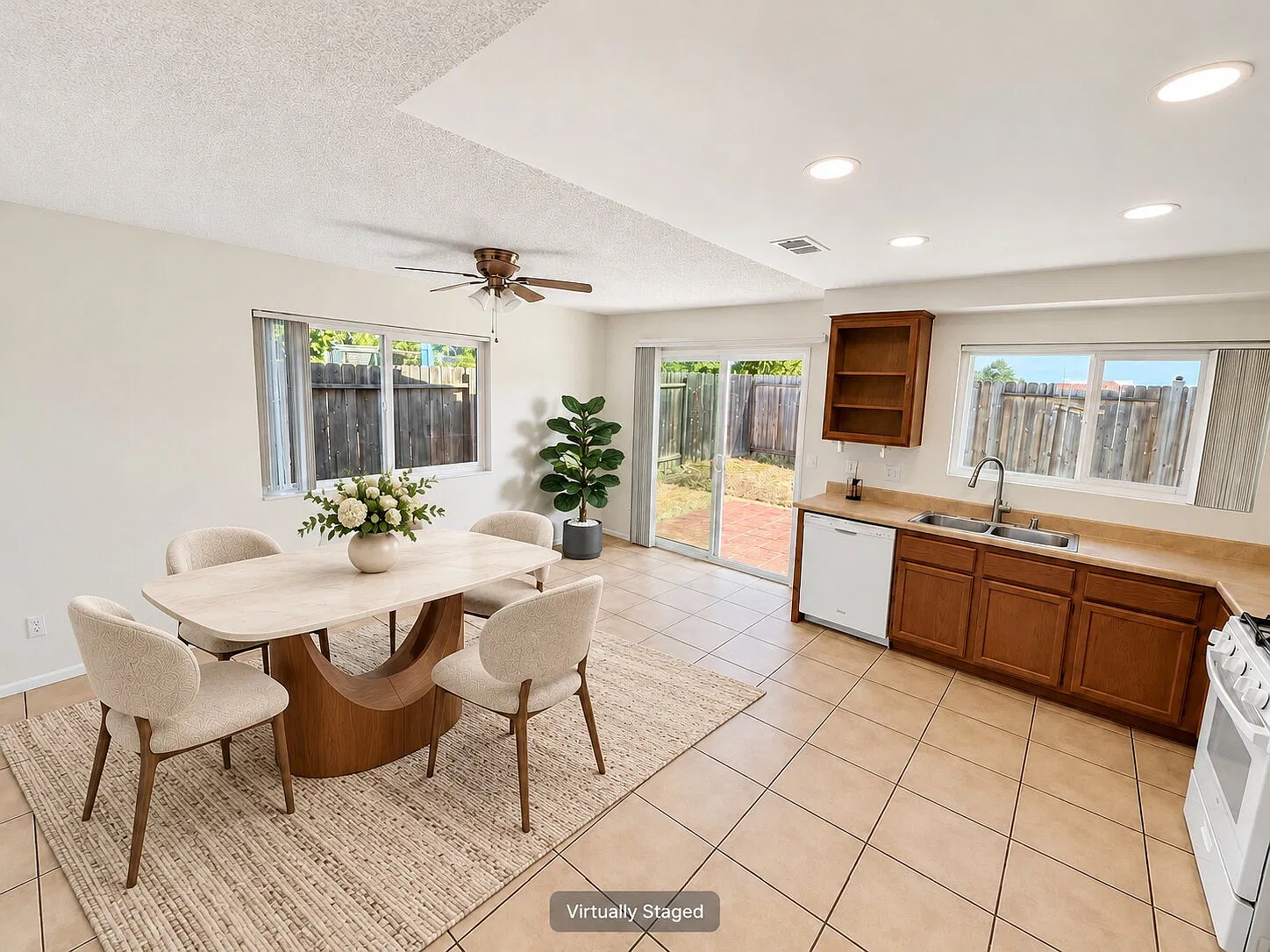 3 bed, 2.0 bath, 1140 sqft, $3,250 — Photo 4