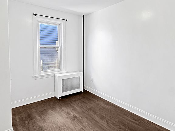 1ST BEDROOM
