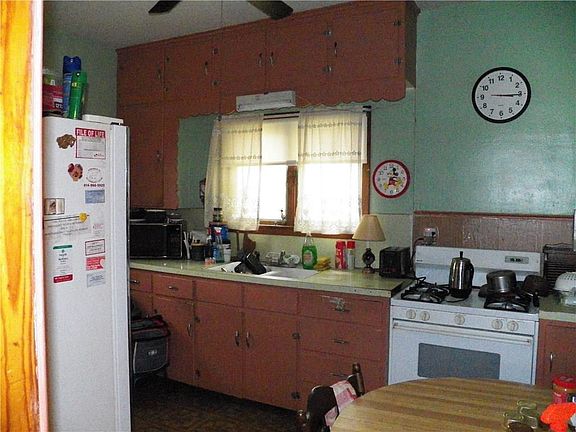 4th image of 9961 Smith St