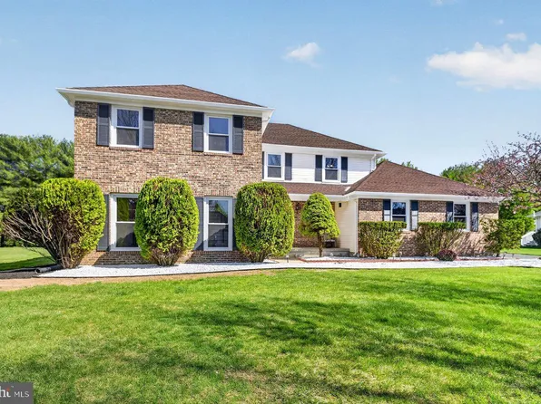 5 Wellesley Ct, West Windsor, NJ 08550