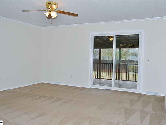 3rd image of 12 Riverwood Cir