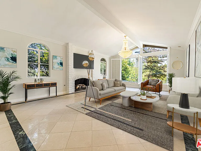 18022 Lake Encino Dr — Photo 4
