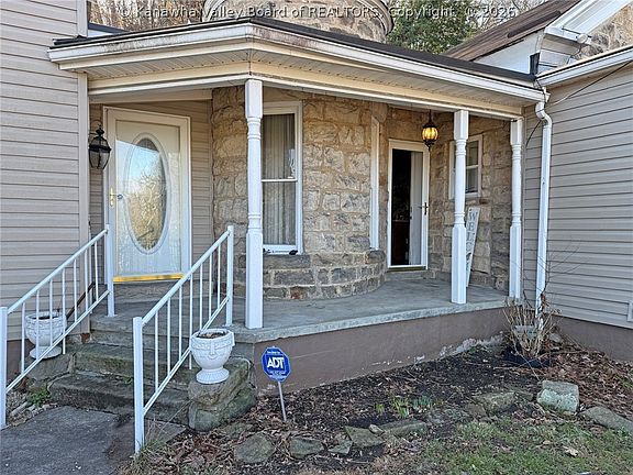 2nd image of 1201 Maccorkle Ave SE