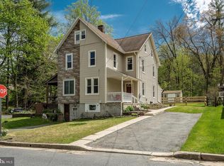 32 W Fairview St, Mohnton, PA 19540