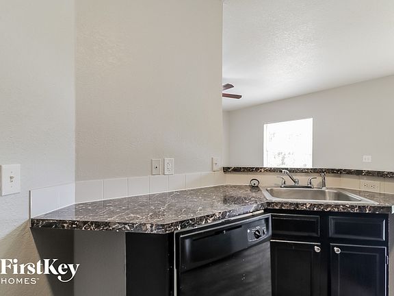 5th image of 1097 N Chamberlain Blvd