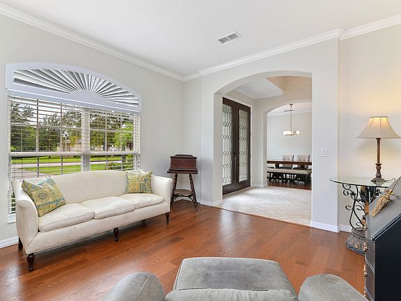 3rd image of 641 Brookfield Pl