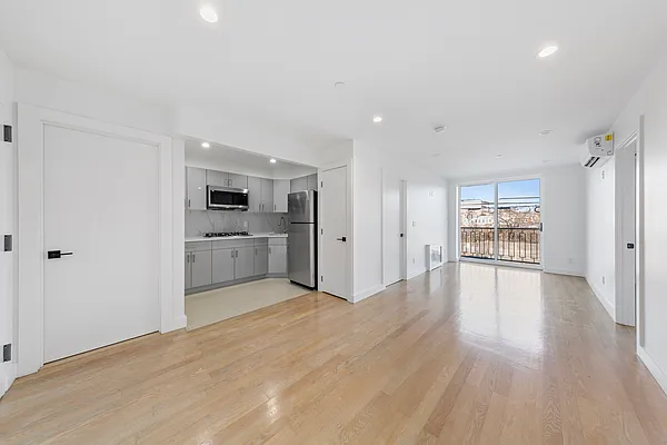 Rented by Friedman Mayer, LREB | media 23