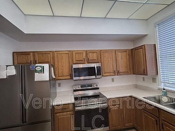 2nd image of 318 Meadowlark Dr