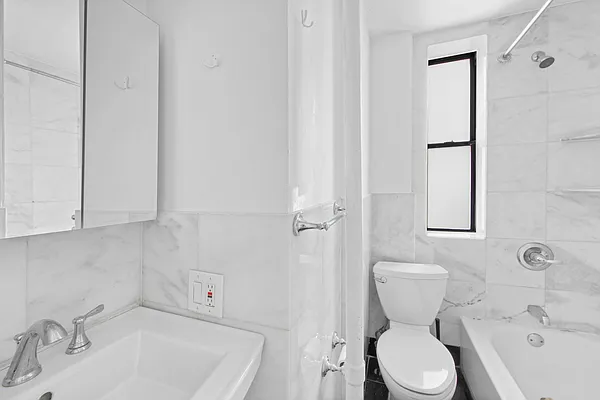 Rented by Charney Real Estate LLC | media 18