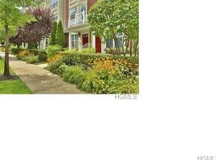 15 Harbor Pointe Dr, Haverstraw, NY
